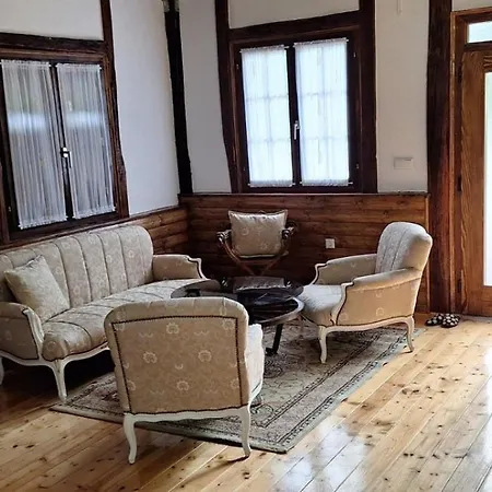Nyaraló House 